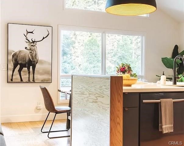 Detail Gallery Image 11 of 42 For 555 Dover Ct, Lake Arrowhead,  CA 92352 - 5 Beds | 2/1 Baths