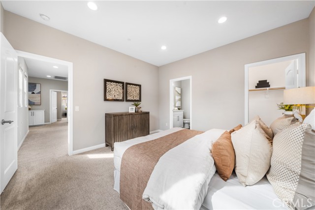 Detail Gallery Image 37 of 47 For 102 Yellow Pine, Irvine,  CA 92618 - 4 Beds | 4 Baths