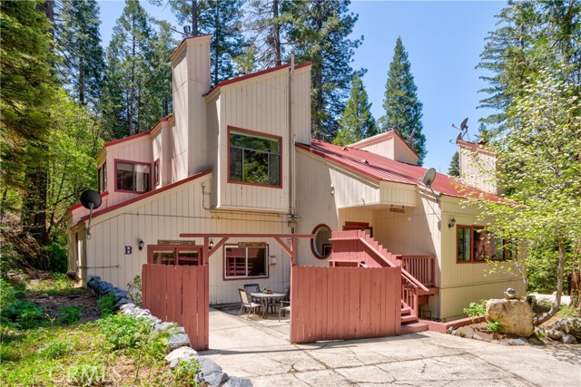 Detail Gallery Image 4 of 58 For 7204 Yosemite Park Way, Yosemite,  CA 95389 - 3 Beds | 4 Baths