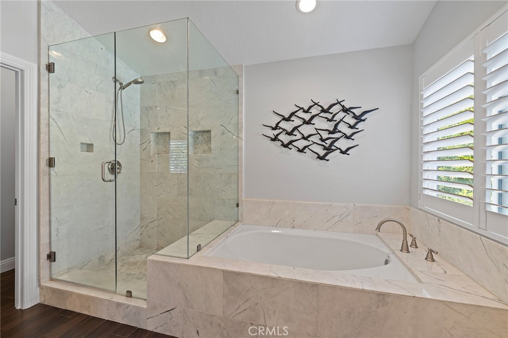 MLS #OC25228132 image #32