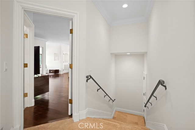 13320 Mulholland Drive, Beverly Hills CA: https://media.crmls.org/medias/7dc6a63d-8c8e-4eb2-939d-25a4c4ecd82a.jpg