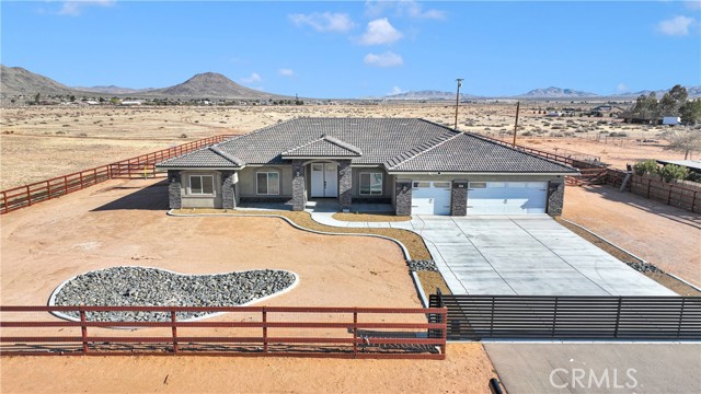 Detail Gallery Image 1 of 47 For 21192 Zuni Rd, Apple Valley,  CA 92307 - 4 Beds | 3/1 Baths