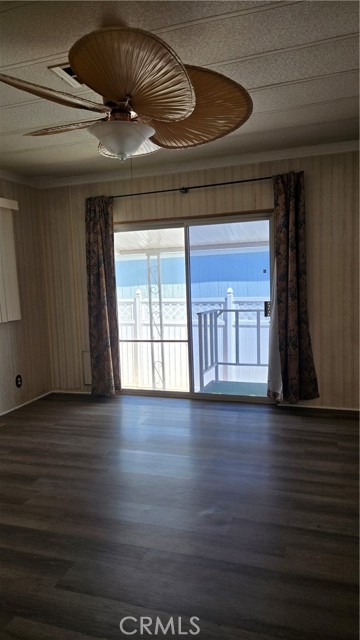 Detail Gallery Image 11 of 15 For 16462 Poipu Ln, Huntington Beach,  CA 92649 - 2 Beds | 2 Baths