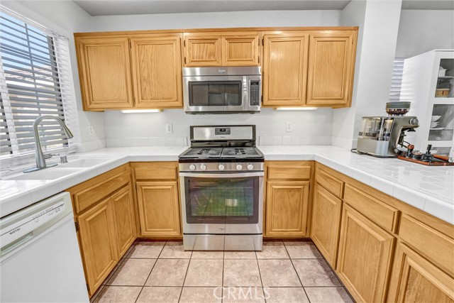 Detail Gallery Image 11 of 28 For 1744 Empty Saddle, Simi Valley,  CA 93063 - 3 Beds | 2/1 Baths