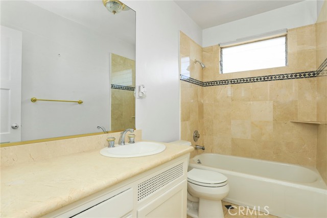 Detail Gallery Image 15 of 23 For 1538 16th St, Santa Monica,  CA 90404 - – Beds | – Baths