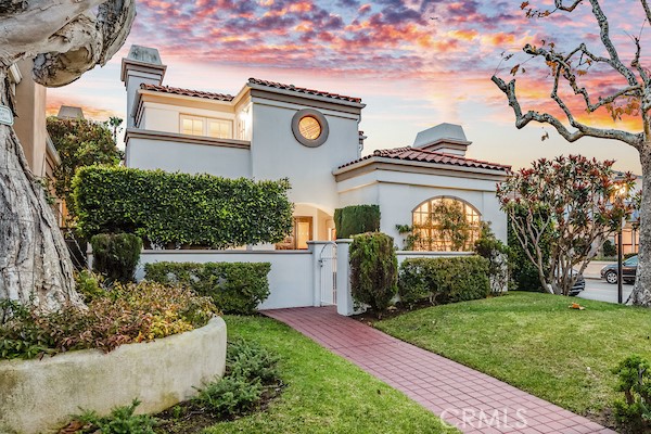 750 14th Street, Manhattan Beach, California 90266, 4 Bedrooms Bedrooms, ,3 BathroomsBathrooms,Residential,Sold,14th,SB22087910