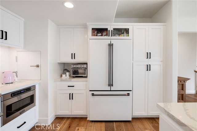 Detail Gallery Image 10 of 38 For 647 2nd, Hermosa Beach,  CA 90254 - 3 Beds | 2/1 Baths