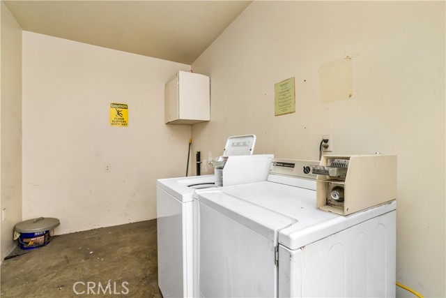 523 E Hazel Street, Inglewood CA: https://media.crmls.org/medias/7dc9c472-0c2f-47a9-aaf0-07d3559b25ef.jpg