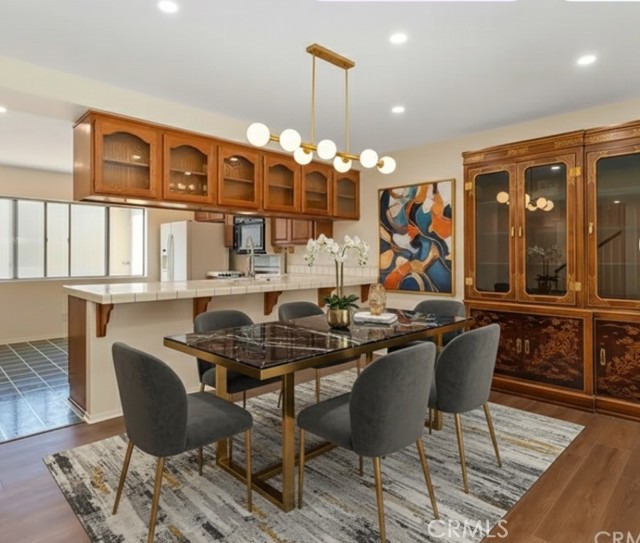 18360 Collins, Tarzana CA: https://media.crmls.org/medias/7dc9c824-03bc-4670-a2b6-9cb63e229101.jpg