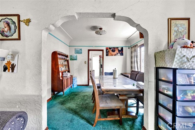 2184 Cedar Avenue, Long Beach CA: https://media.crmls.org/medias/7dca1908-0cc3-46c5-b322-aa6d45b09d54.jpg