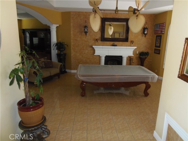 Detail Gallery Image 4 of 30 For 5379 Park Ln, San Bernardino,  CA 92404 - 4 Beds | 2/1 Baths