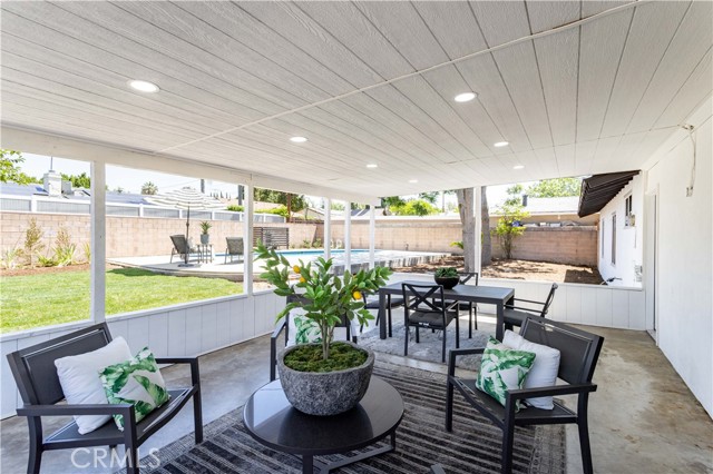 20611 Devonshire Street, Chatsworth CA: https://media.crmls.org/medias/7dcb6c11-1a8d-4a4c-9b92-ac28ccb49b20.jpg