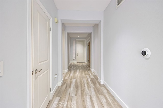 Detail Gallery Image 10 of 23 For 201 E Angeleno Ave #210,  Burbank,  CA 91502 - 2 Beds | 2 Baths