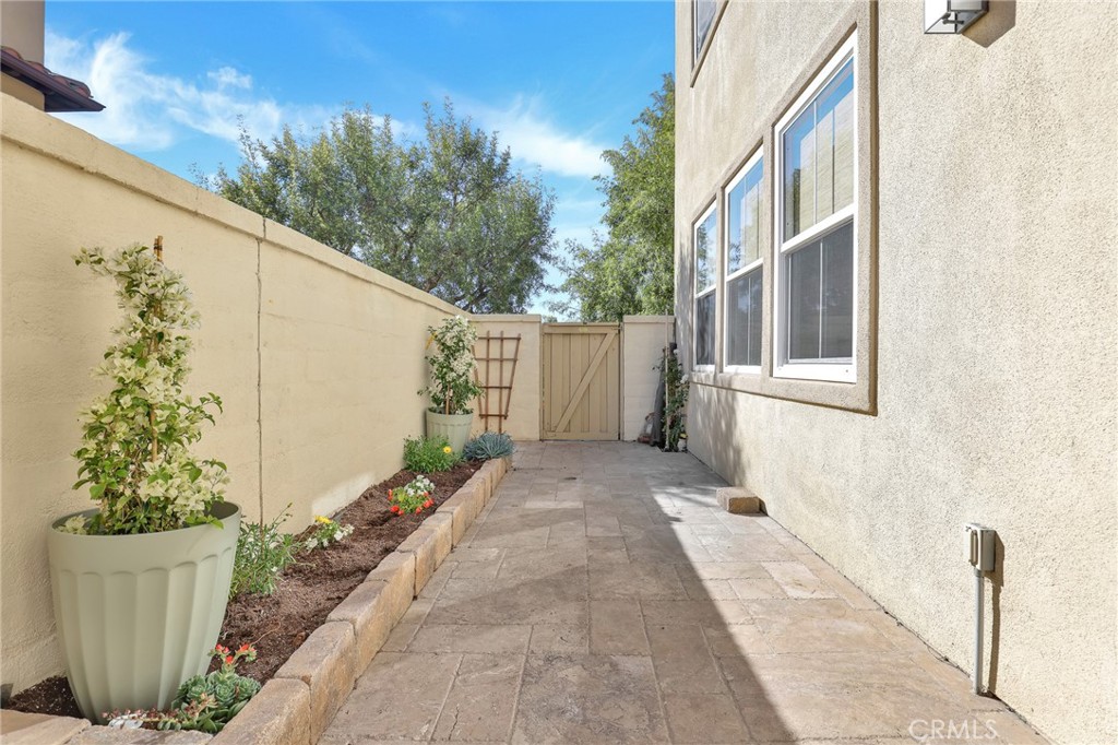 MLS #OC25270276 image #21