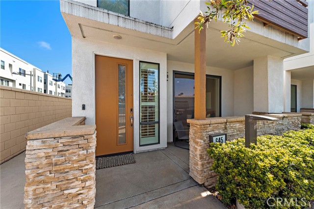 Detail Gallery Image 2 of 50 For 645 W 17th St, Costa Mesa,  CA 92627 - 3 Beds | 2/2 Baths