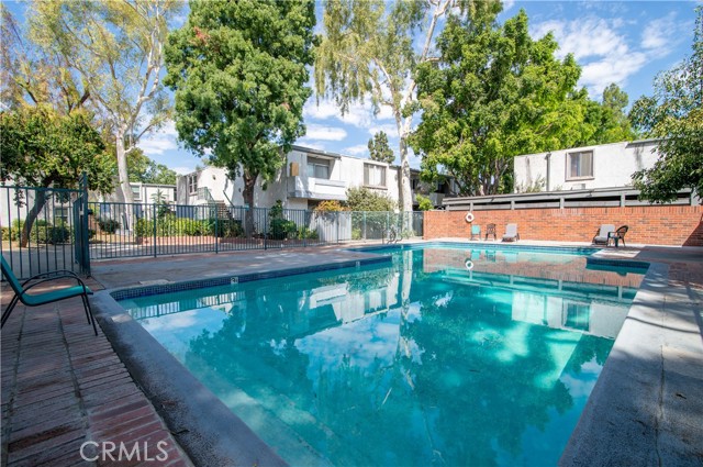 18620 Hatteras Street, Tarzana, California 91356, ,Multi-Family,For Sale,Hatteras,SB24203661