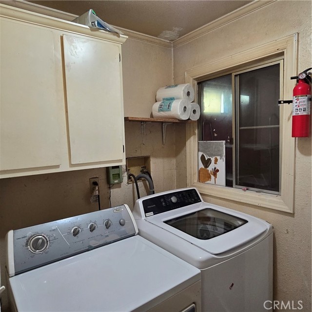 3928 La Crescenta Avenue, Glendale CA: https://media.crmls.org/medias/7dcdf3d9-5c65-445c-b261-344e765959f3.jpg