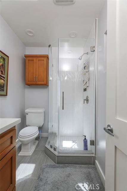 22526 Cass Avenue, Woodland Hills CA: https://media.crmls.org/medias/7dce4612-4034-45b3-b56f-1d7db0775132.jpg