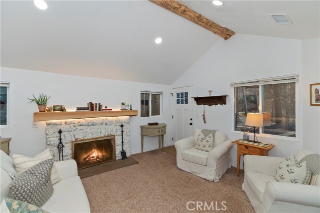 687 Spring, Cedarpines Park CA: https://media.crmls.org/medias/7dce4e09-03c5-45e7-9526-ee6f53bacb14.jpg