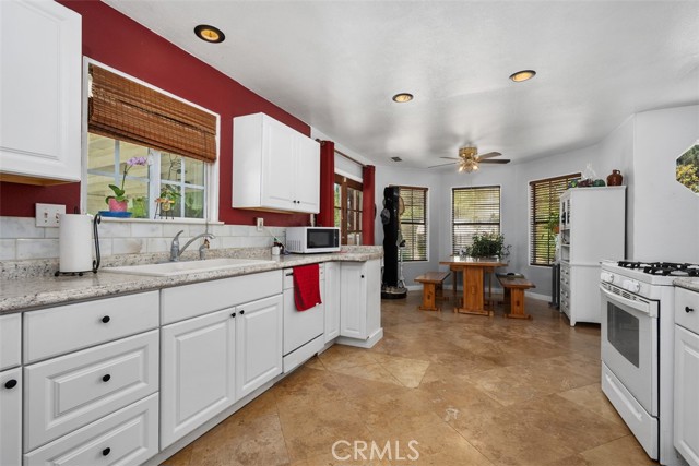 Detail Gallery Image 12 of 46 For 28447 Moreland Rd, Menifee,  CA 92585 - 3 Beds | 2 Baths