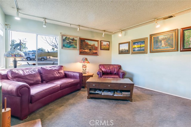 Detail Gallery Image 9 of 42 For 10570 Jonathan Ave, Cherry Valley,  CA 92223 - 4 Beds | 3/1 Baths