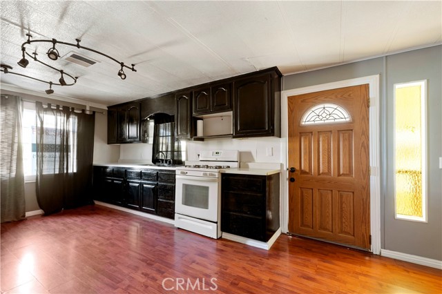 780 E 9th St, San Bernardino CA: https://media.crmls.org/medias/7dceee43-29d1-4a19-ac7b-8718bcd7ef34.jpg