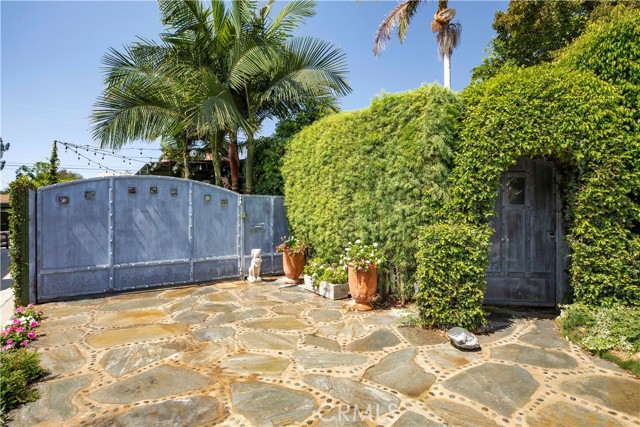 Detail Gallery Image 2 of 50 For 195 Parkwood Ave, Pasadena,  CA 91107 - 3 Beds | 2 Baths