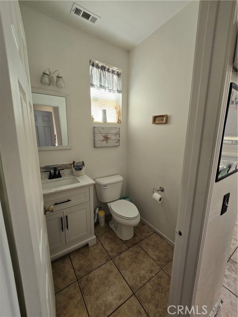 Detail Gallery Image 9 of 31 For 137 Mercado St, Perris,  CA 92570 - 3 Beds | 2/1 Baths