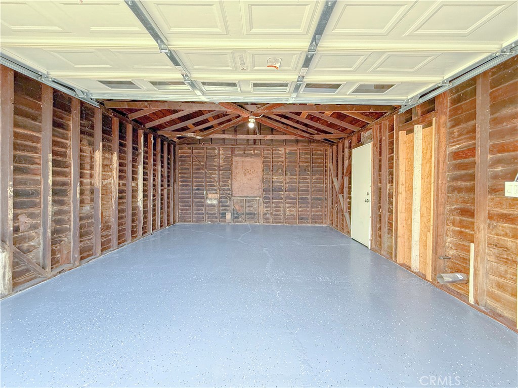 https://media.crmls.org/medias/7dd0b49e-a2de-42bd-8757-e15f0beb0744.jpg?preset=X-Large