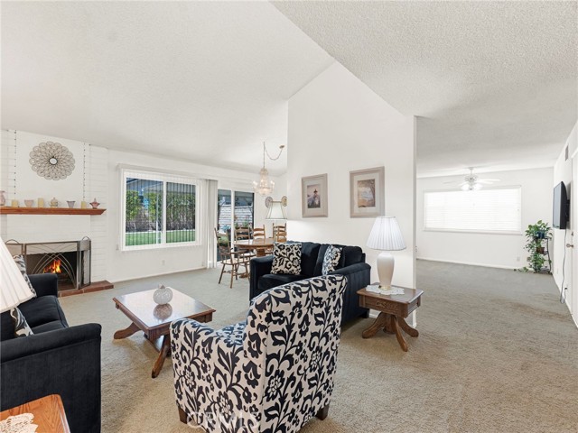 Detail Gallery Image 6 of 37 For 26953 Cuatro Milpas St, Valencia,  CA 91354 - 3 Beds | 2 Baths