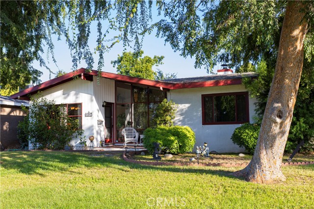 Detail Gallery Image 3 of 26 For 1047 Chestnut Ave, Redlands,  CA 92373 - 4 Beds | 2 Baths