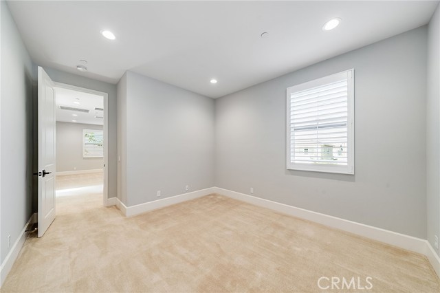 Detail Gallery Image 35 of 45 For 212 Parkwood, Irvine,  CA 92620 - 4 Beds | 4/1 Baths