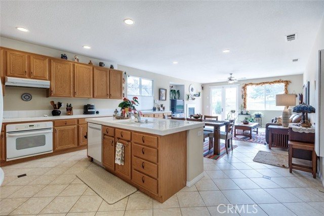 4108 Club Vista Drive, Palmdale CA: https://media.crmls.org/medias/7dd1f6f5-714a-48ed-bcb9-33888d9db2f6.jpg
