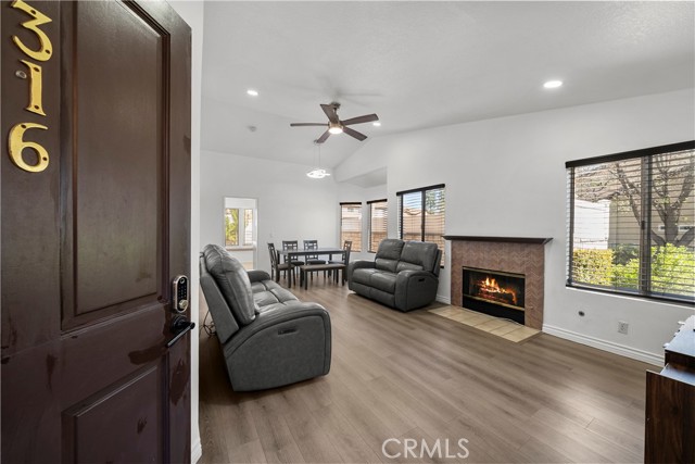 Detail Gallery Image 3 of 47 For 22942 Banyan, Saugus,  CA 91390 - 3 Beds | 2 Baths