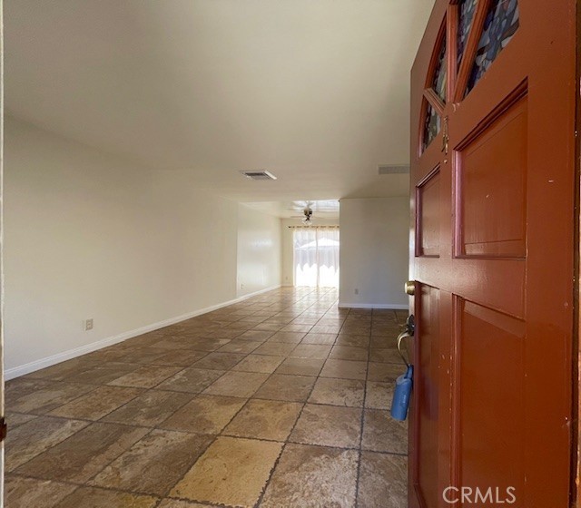 Detail Gallery Image 2 of 16 For 17135 Roscoe Blvd #4,  Northridge,  CA 91325 - 2 Beds | 1/1 Baths