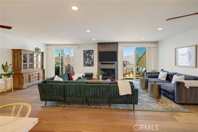 Detail Gallery Image 15 of 38 For 647 2nd, Hermosa Beach,  CA 90254 - 3 Beds | 2/1 Baths