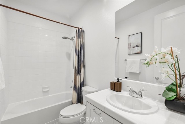 19162 Lauren Lane, Saugus CA: https://media.crmls.org/medias/7dd3d3f9-765e-4921-b335-0d6320c28def.jpg