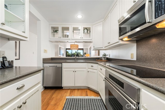 Detail Gallery Image 6 of 41 For 201 Bay Shore Ave #104,  Long Beach,  CA 90803 - 2 Beds | 2 Baths