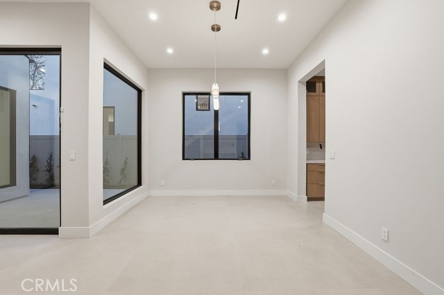 Detail Gallery Image 8 of 21 For 4623 Atoll Ave, Sherman Oaks,  CA 91423 - 5 Beds | 5/1 Baths