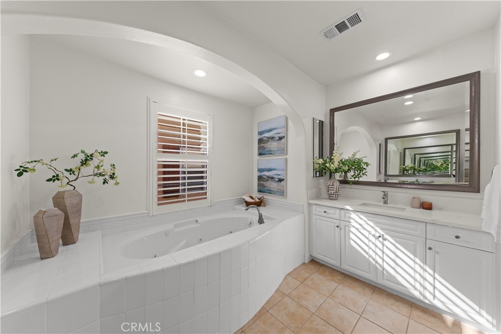 MLS #OC26153144 image #24