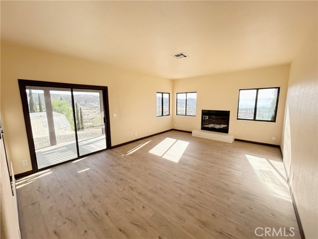 Detail Gallery Image 13 of 17 For 14974 Gavilan Sprs Ranch Rd, Perris,  CA 92570 - 4 Beds | 4/1 Baths