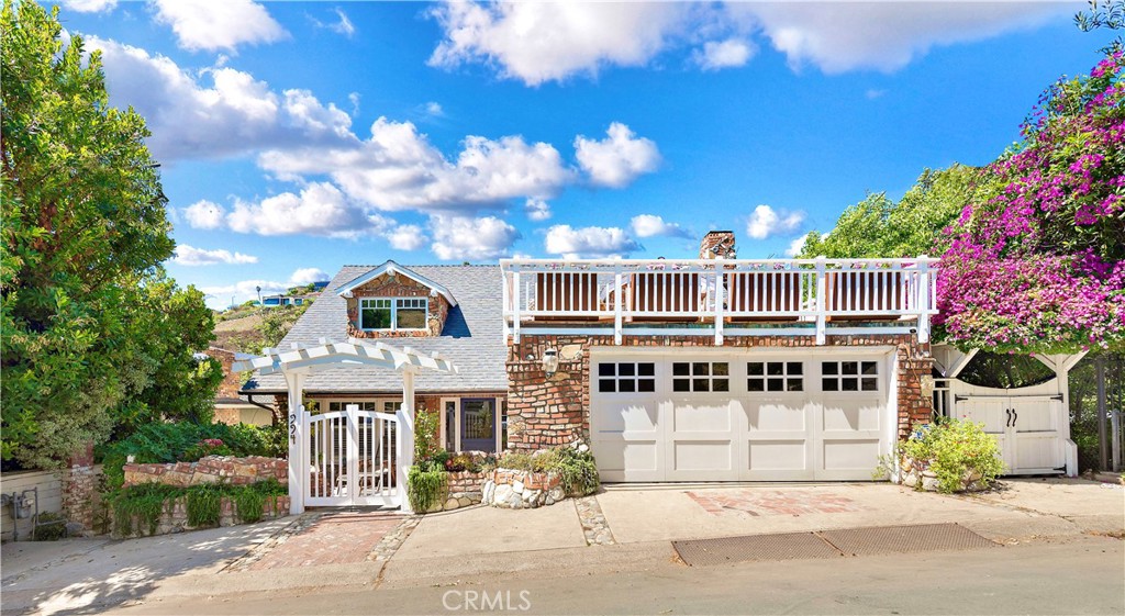 994 Bluebird Canyon Drive