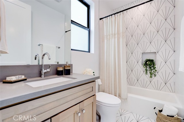 2621 Gates Avenue, Redondo Beach, California 90278, 4 Bedrooms Bedrooms, ,4 BathroomsBathrooms,Residential,Sold,Gates,PV23085376