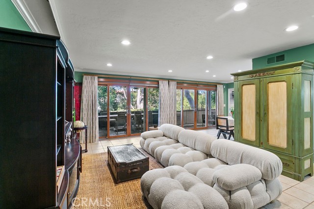 Detail Gallery Image 7 of 50 For 338 Vista Madera, Newport Beach,  CA 92660 - 2 Beds | 3 Baths