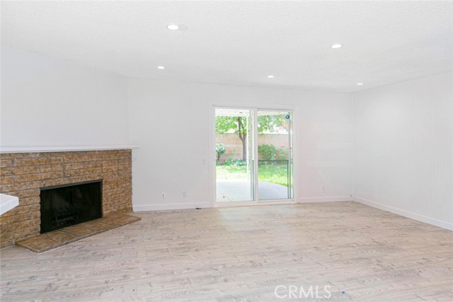 22504 Hartland St, West Hills CA: https://media.crmls.org/medias/7dd6a27d-9f9e-47f3-a09e-16b9a1fc903a.jpg