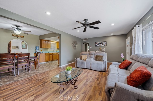 Detail Gallery Image 16 of 46 For 147 Myrtlewood, Calimesa,  CA 92320 - 4 Beds | 2 Baths