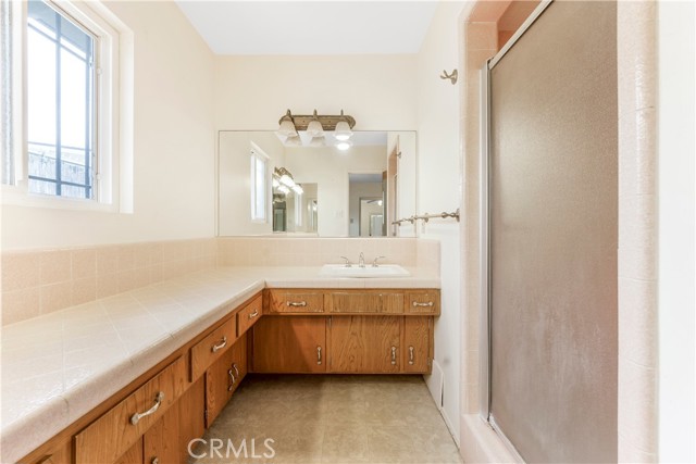 1300 Oak Avenue, Carlsbad CA: https://media.crmls.org/medias/7dd6bbc7-5127-4ac3-8f34-0017487c7d4a.jpg