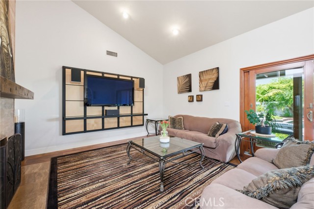 Detail Gallery Image 37 of 71 For 1633 Santiago, Newport Beach,  CA 92660 - 4 Beds | 3/1 Baths