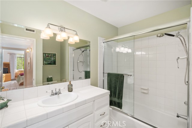 Detail Gallery Image 12 of 17 For 12720 Burbank Blvd. #224,  Valley Village,  CA 91607 - 1 Beds | 1 Baths
