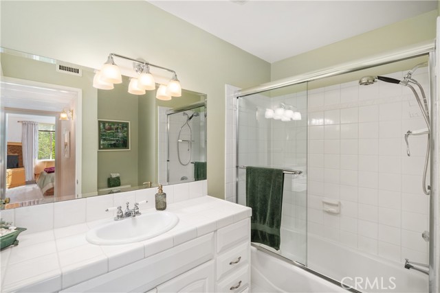 Detail Gallery Image 12 of 17 For 12720 Burbank Blvd. #224,  Valley Village,  CA 91607 - 1 Beds | 1 Baths